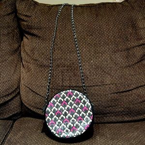 Vera Bradley Round Shoulder Purse in Excellent Condition.